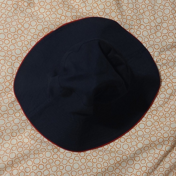 Bucket hat no name - Picture 1 of 3